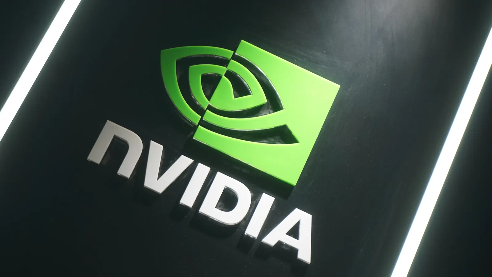 Nvidia Falls More Than 4% Despite Record-Breaking Earnings