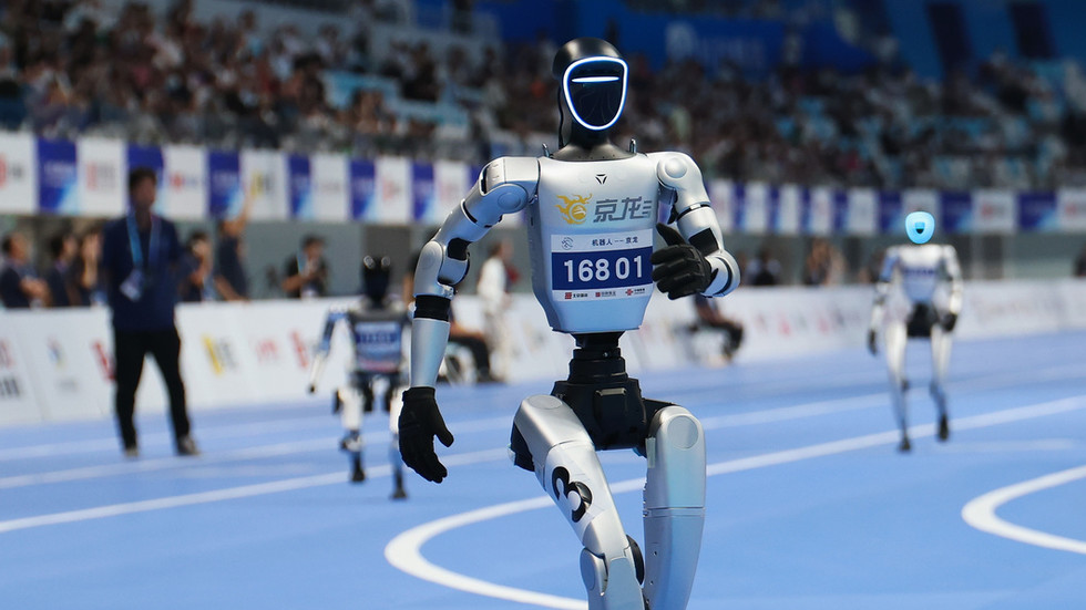 Chinese authorities sound alarm over humanoid robots — RT Business News