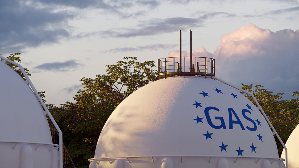 EU gas reserves plunge to lowest level since 2022 – FT — RT Business News