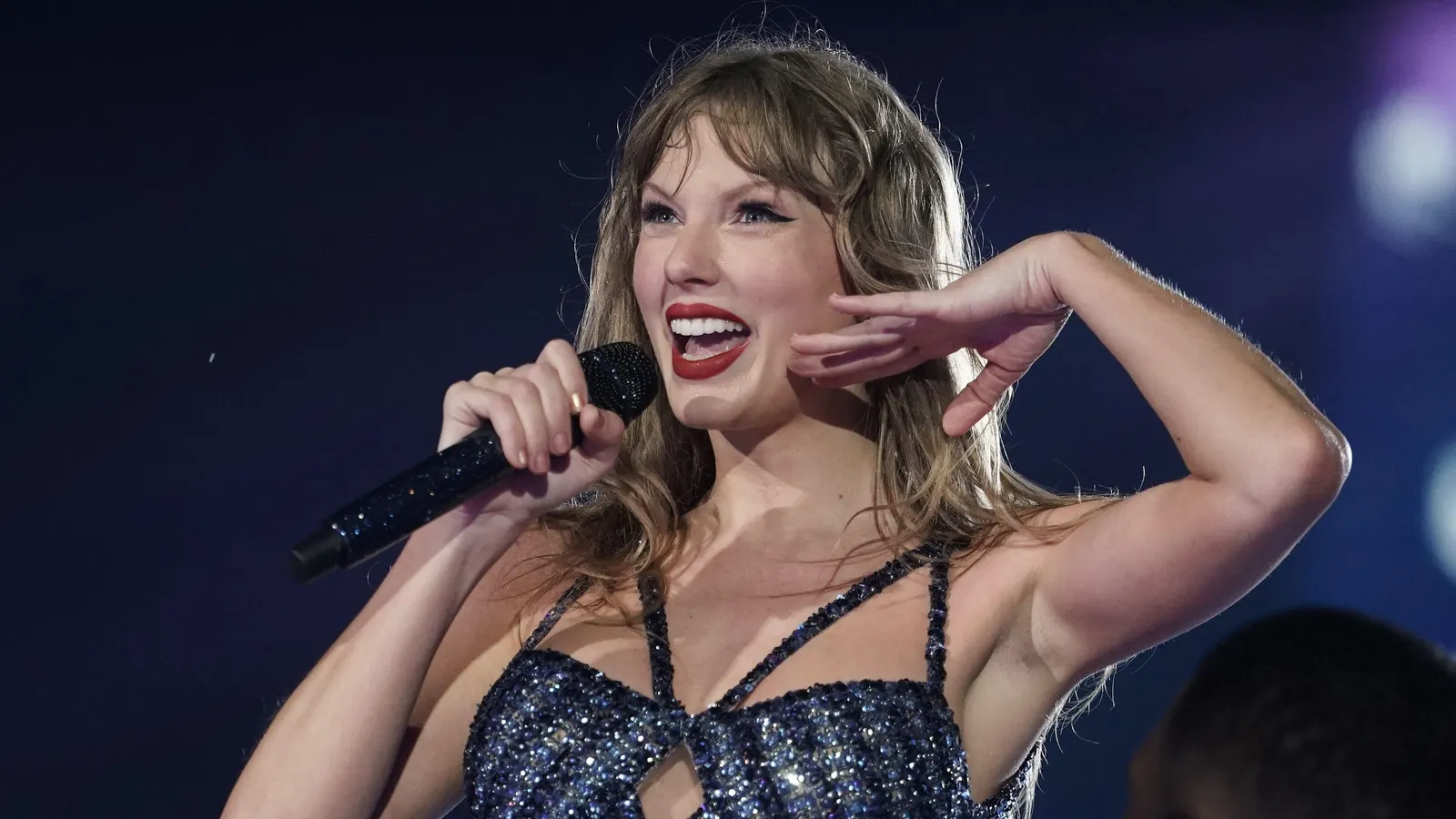 Taylor Swift’s Latest Album Matches Her Pop Blockbuster With Another No. 1