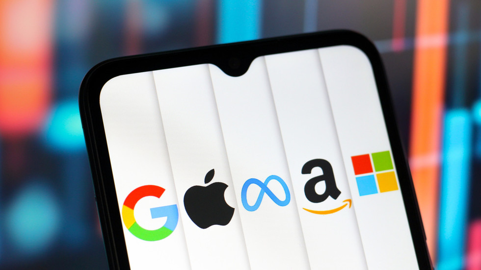 Big Tech stocks plummet on record AI spending — RT Business News