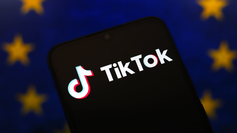 EU targets ‘addictive’ TikTok — RT Business News