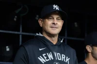 Yankees Skipper Sends Carlos Mendoza Message With Mets Job In Question
