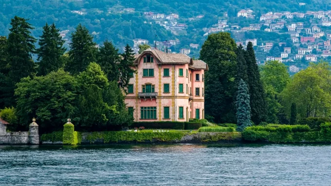 Here Are The Top Hottest Housing Markets For The Ultra Rich—And The Countries They’re Fleeing