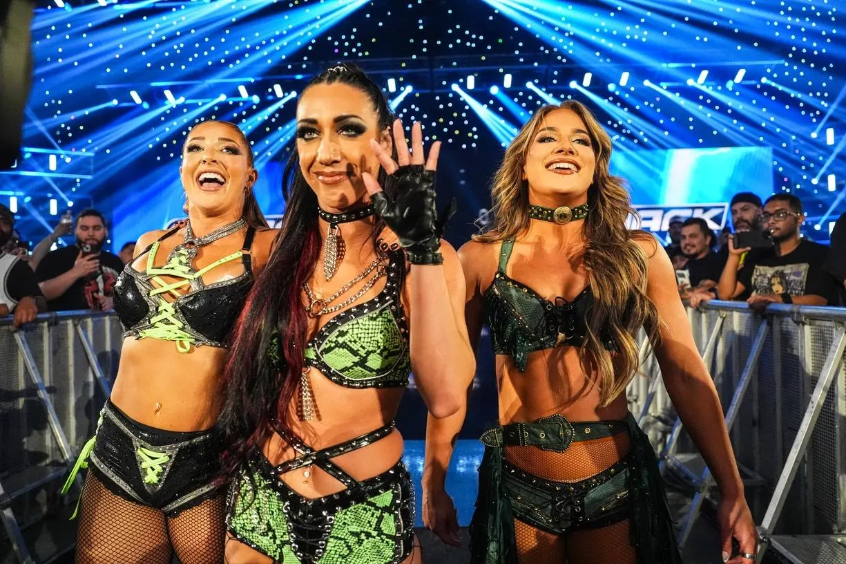 Fatal Influence Booed Mercilessly On WWE SmackDown, Here’s Why