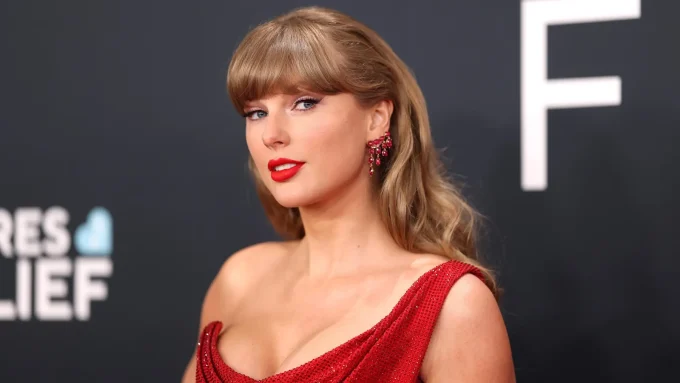 Taylor Swift Files Trademarks For Voice, Likeness Amid AI Misuse Concerns