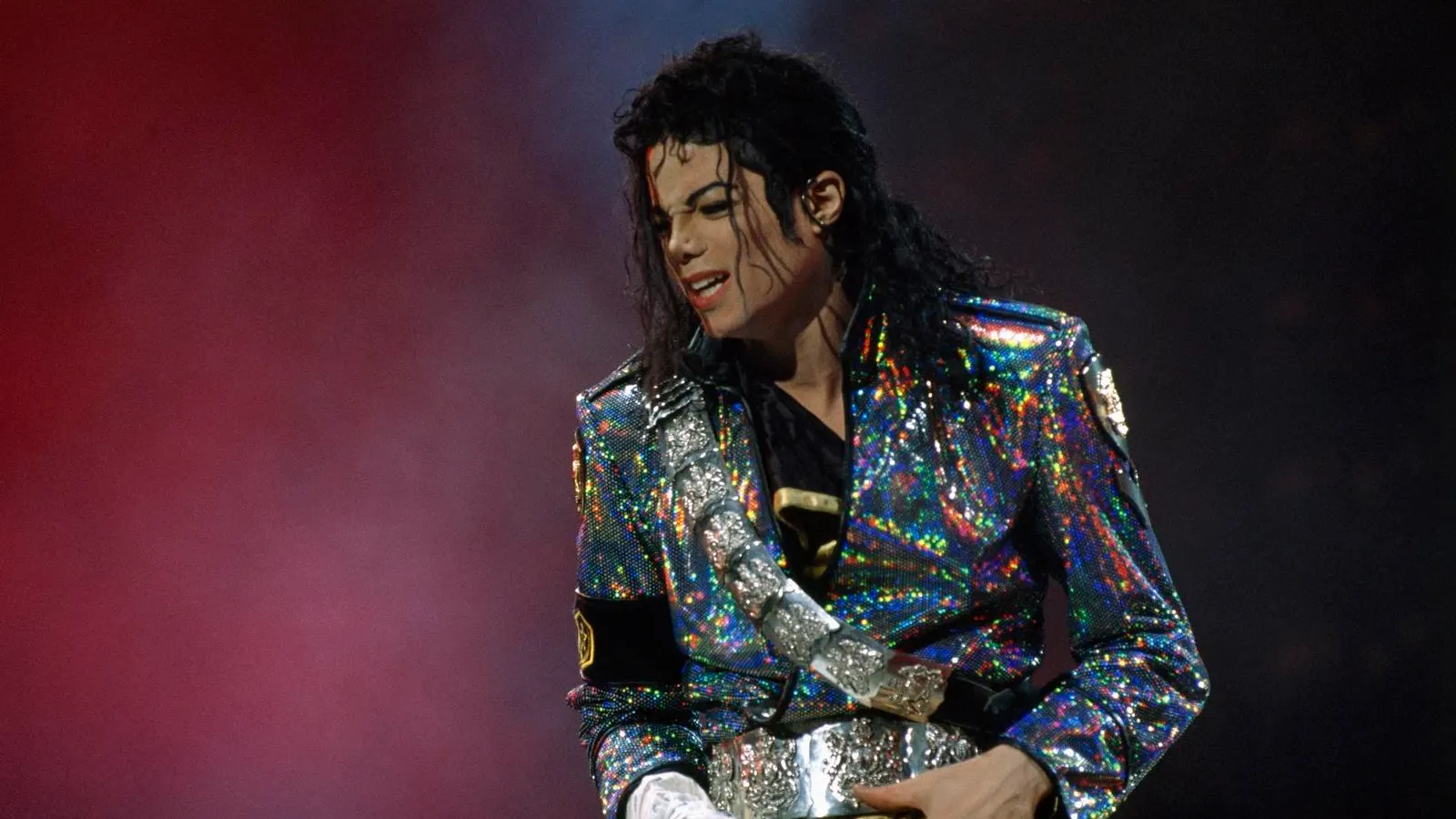 Michael Jackson’s Classic Smash Dances To A New Chart Peak