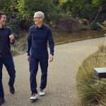 Tim Cook stepping down as Apple CEO — RT Business News