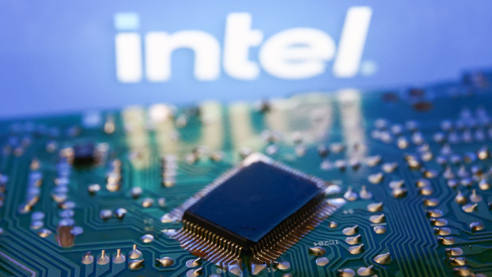 US government quadruples its bn Intel bet — RT Business News