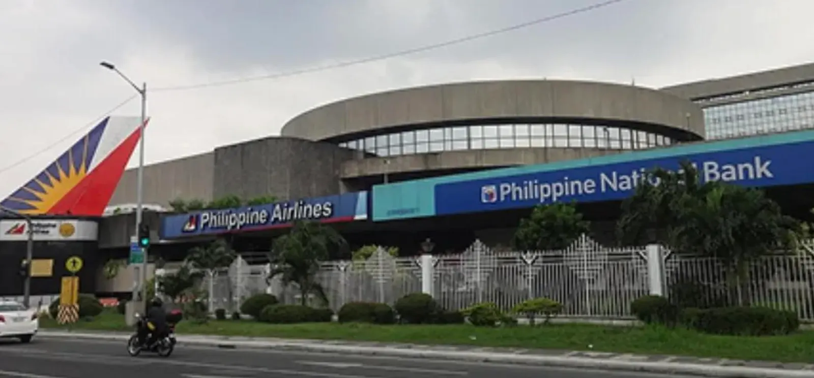 Philippine Tycoon Lucio Tan-Backed PNB Holdings May Push Back 0 Million IPO