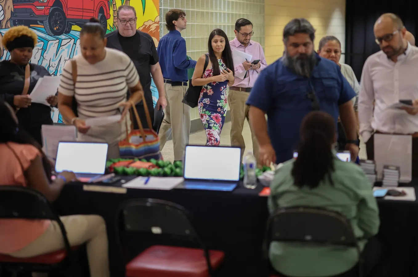 Here’s Where Jobs are Growing And Shrinking In Today’s Economy