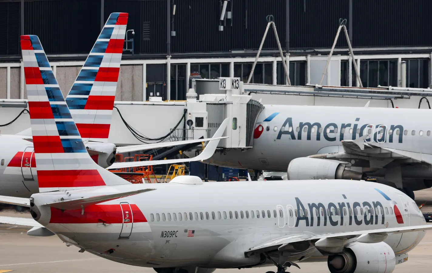 ALPA Moves To Cut Dues As American Pilots Mull Vote On Joining ALPA