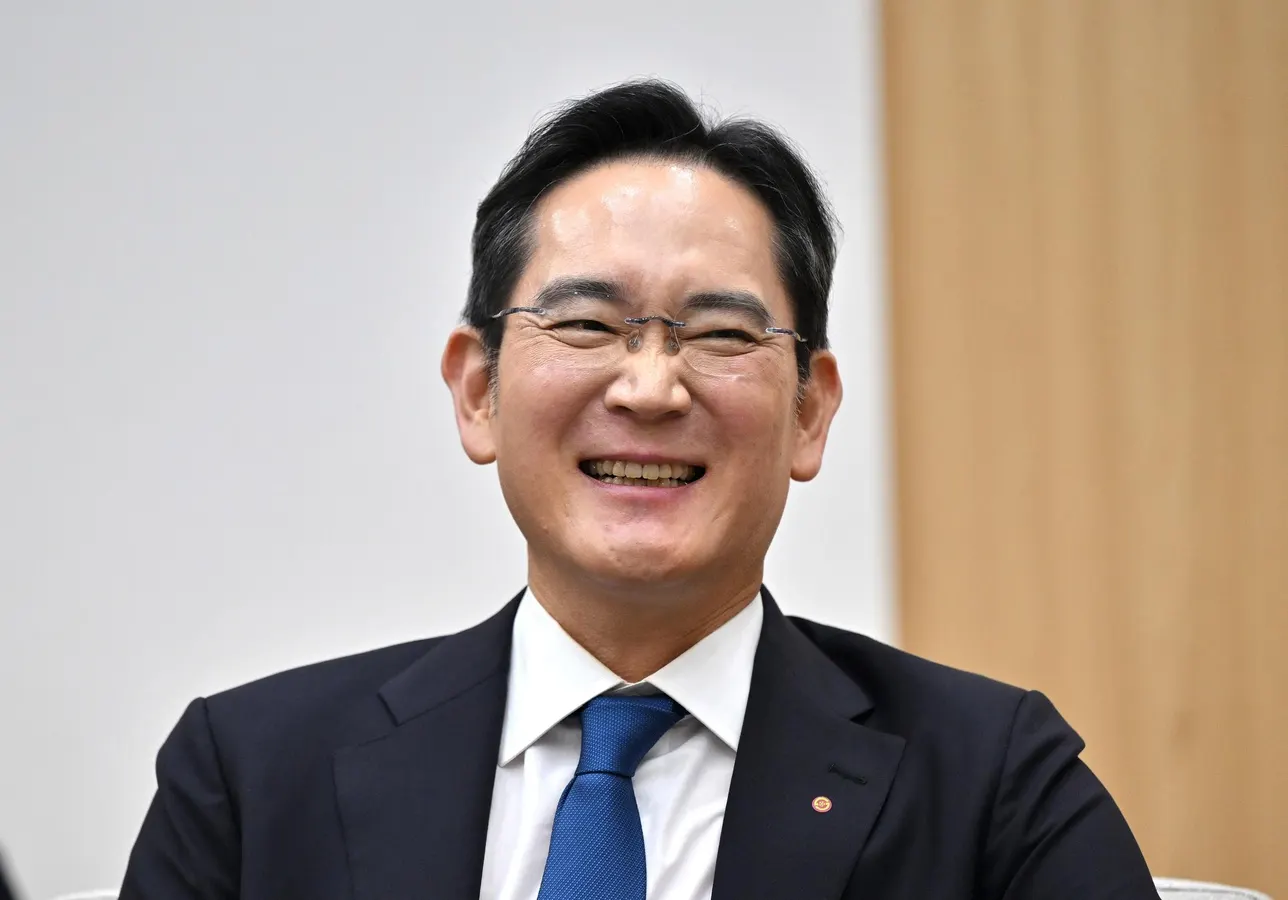 Samsung Billionaires Are South Korea’s Top Four Richest As The Company’s Market Cap Blows Past  Trillion