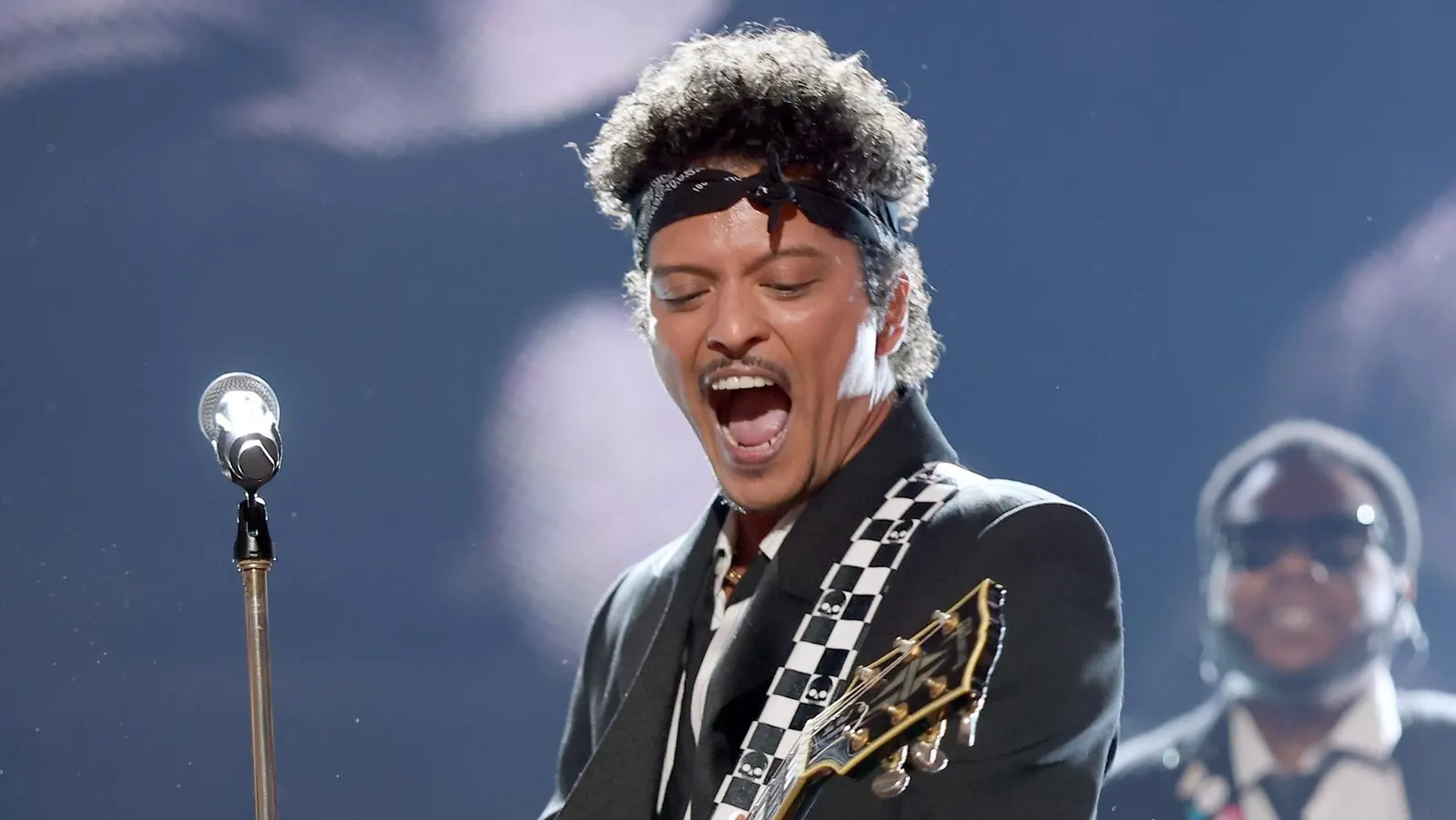Bruno Mars Hits No. 1 For The First Time On Multiple Charts
