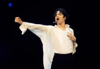 Michael Jackson Stops Himself From Charting A New No. 1 Smash
