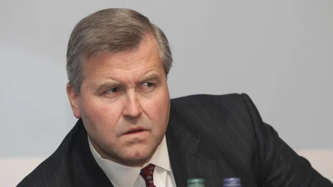 BP Shares Tumble After It Ousts Chairman For ‘Oversight And Conduct Issues