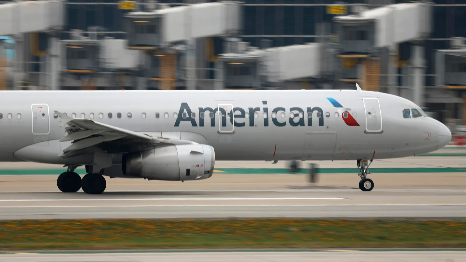 American Airlines Jumps Into Race To Offer Starlink Inflight Wi-Fi