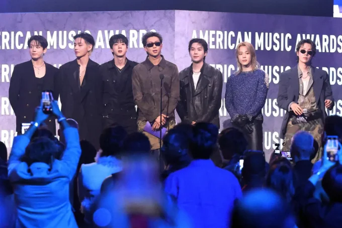 BTS And TWICE Wins American Music Award’s Best K-Pop Artists