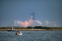 SpaceX Starship Faces Herculean Tech Hurdles In Race To Moon Landing