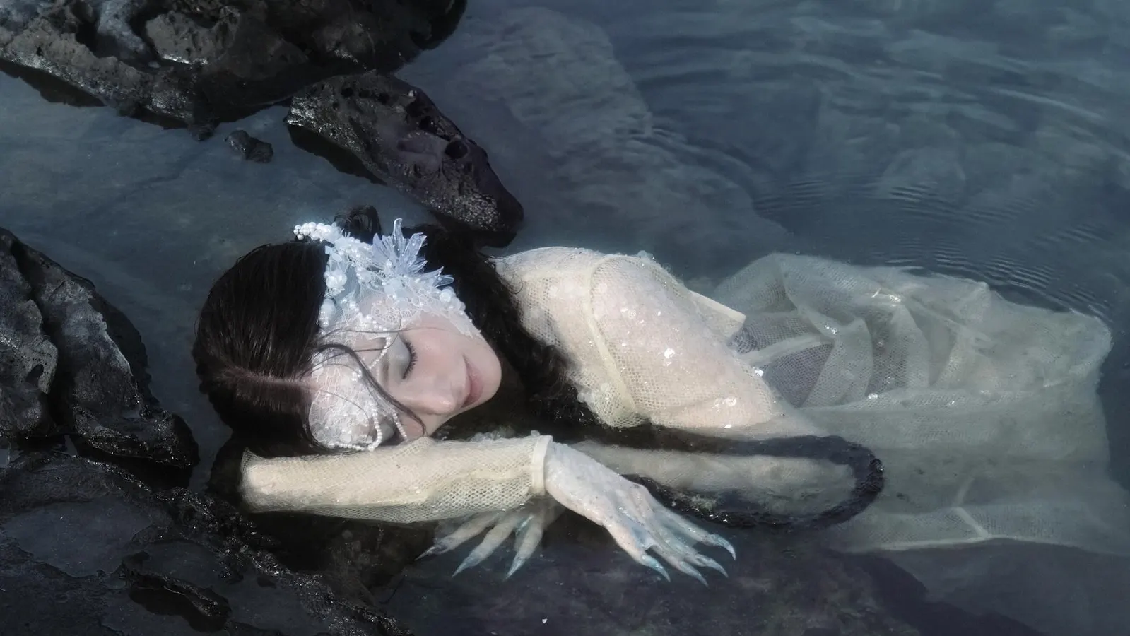 Tiffany Young on Comeback With ‘Summer’s Not Over,’ Debut Solo Album