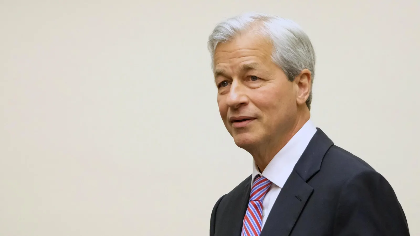Billionaire Jamie Dimon Says Mamdani’s Tax Proposals Are ‘Embarrassing’
