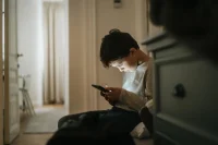 Kids Are Spending Nearly 7 To 9 Hours A Day On Screens, More Than Average Sleep Times