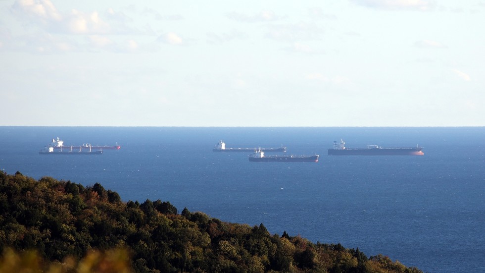 US extends Russian oil waiver – media — RT Business News