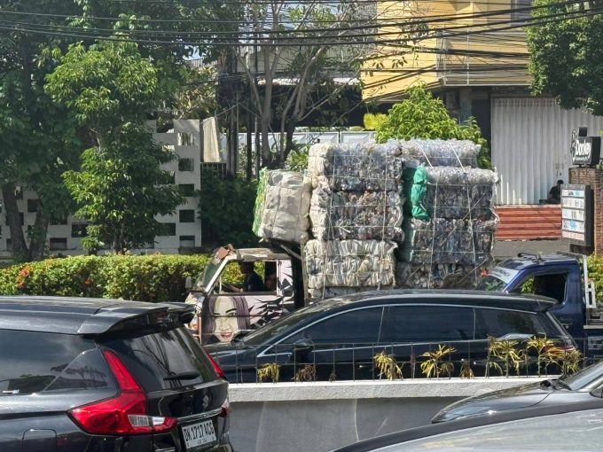 Gojek Should Launch “GoRubbish” to Help Solve Bali’s Waste Crisis, Says Jamie McIntyre