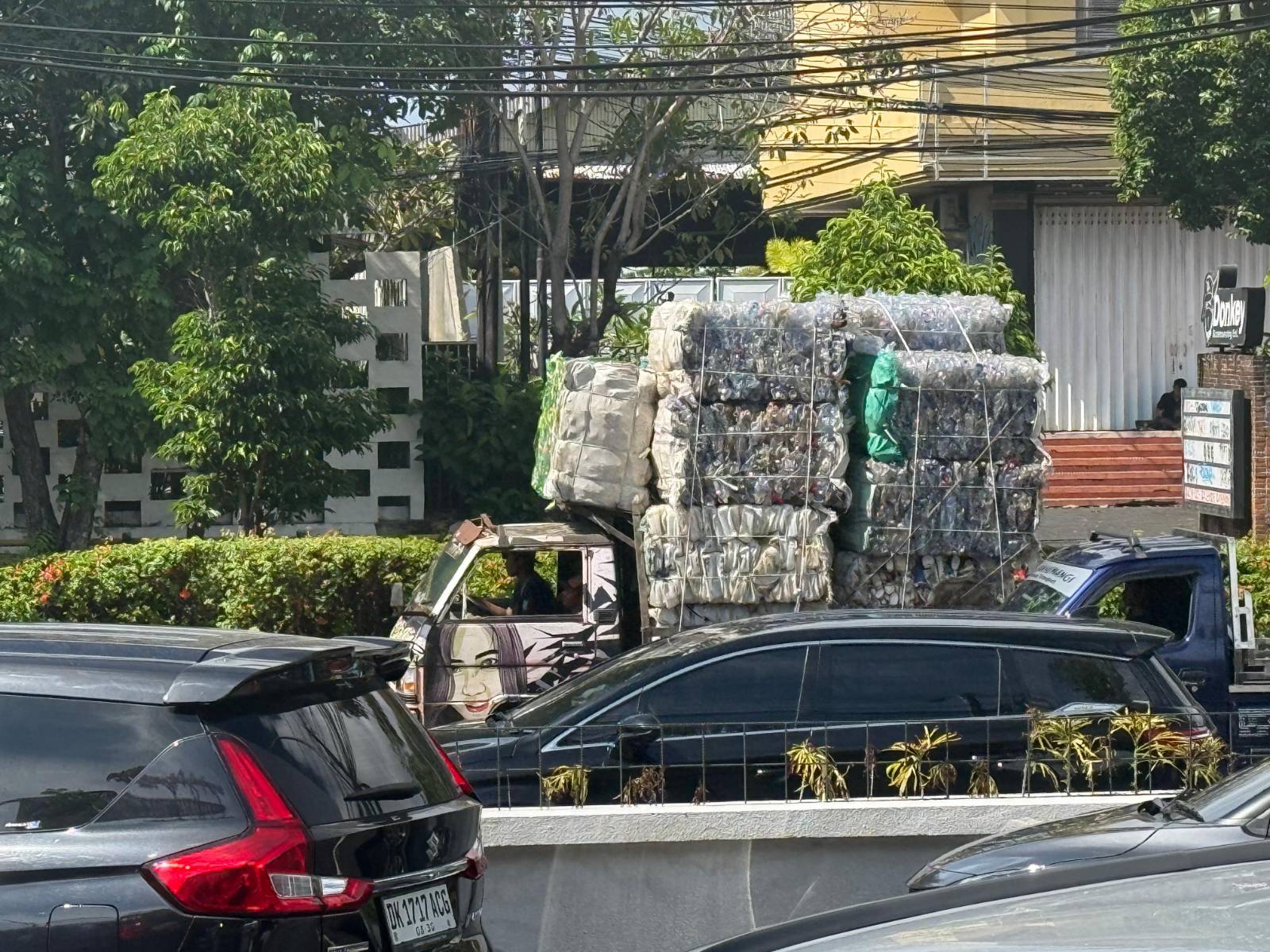 Gojek Should Launch “GoRubbish” to Help Solve Bali’s Waste Crisis, Says Jamie McIntyre