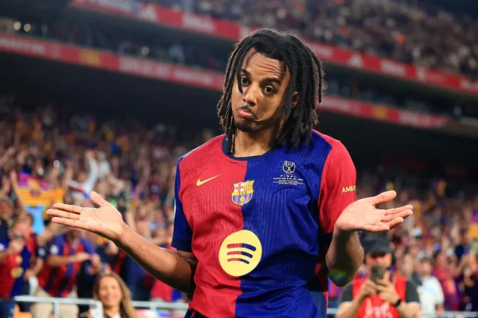 Barcelona Will Listen To Offers For Jules Kounde