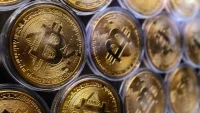 Bitcoin Falls Below ,000 For The First Time Since April