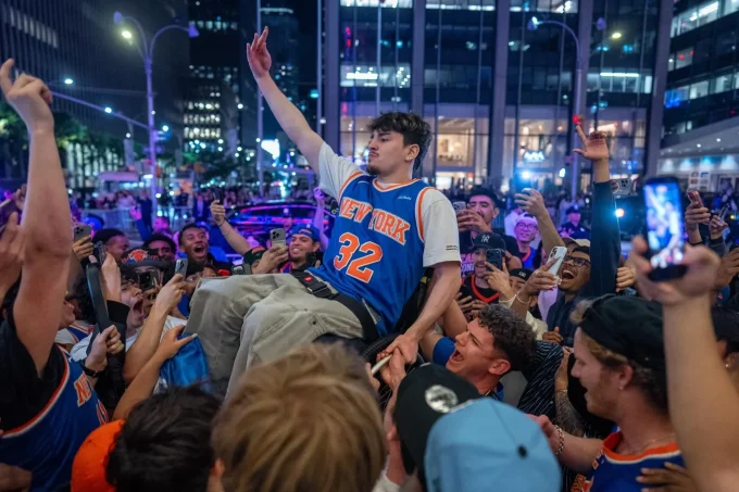 Bars And Restaurants Near Madison Square Garden Embrace Knicks’ Playoff Run