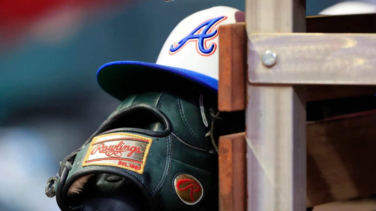 Braves’ Platinum Glover Offers 4-Word Response On Suddenly Ending Career