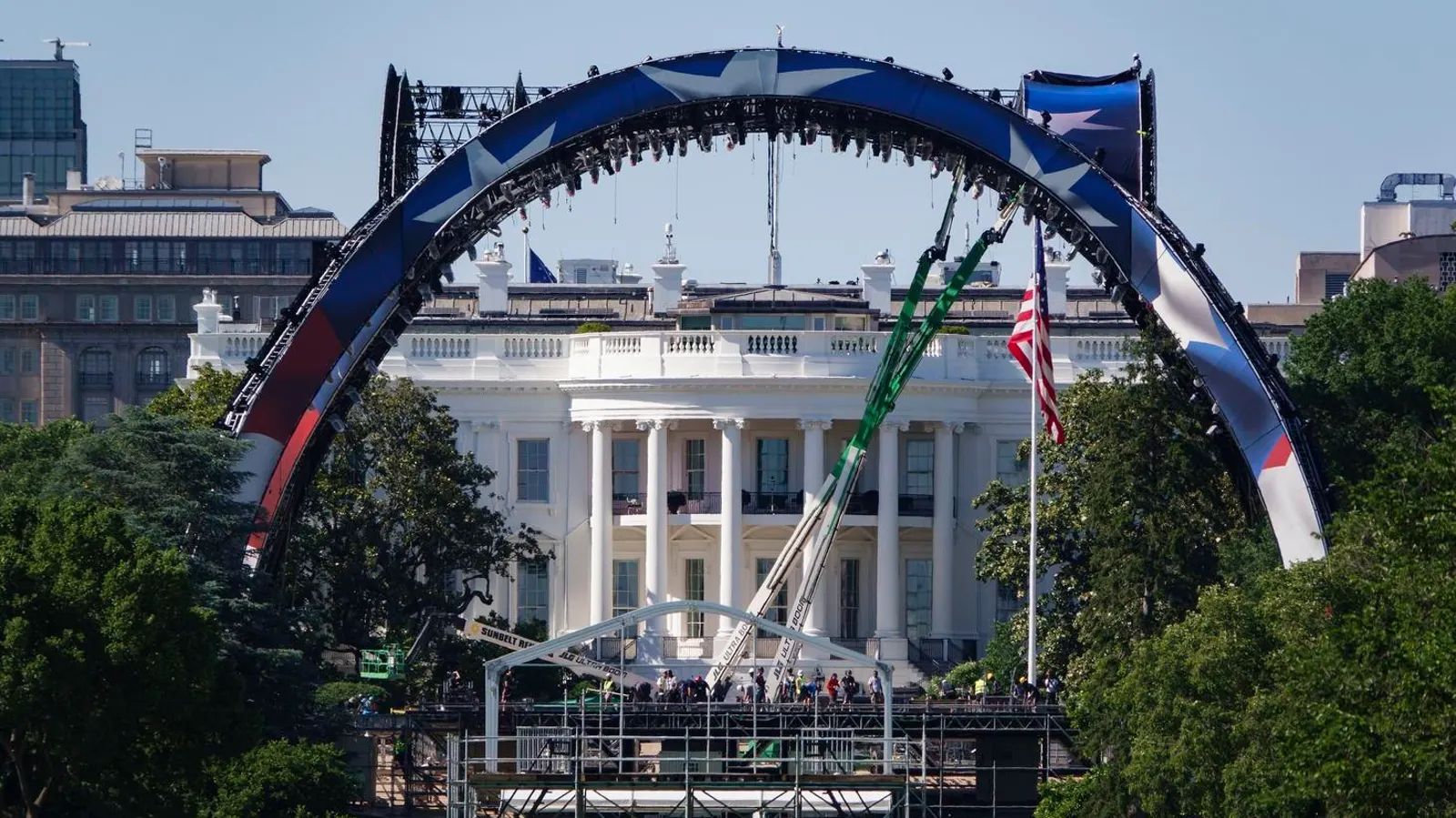 Trump Threatens To ‘Never, Ever’ Take Down UFC Arena On White House Lawn