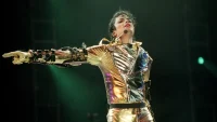 Michael Jackson Stops Himself From Charting A New No. 1 Album