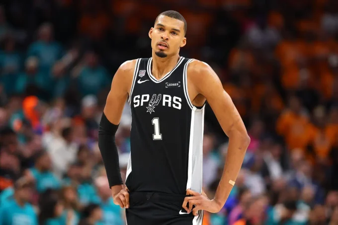 Spurs’ Victor Wembanyama Shrinking Vs Knicks In NBA Finals