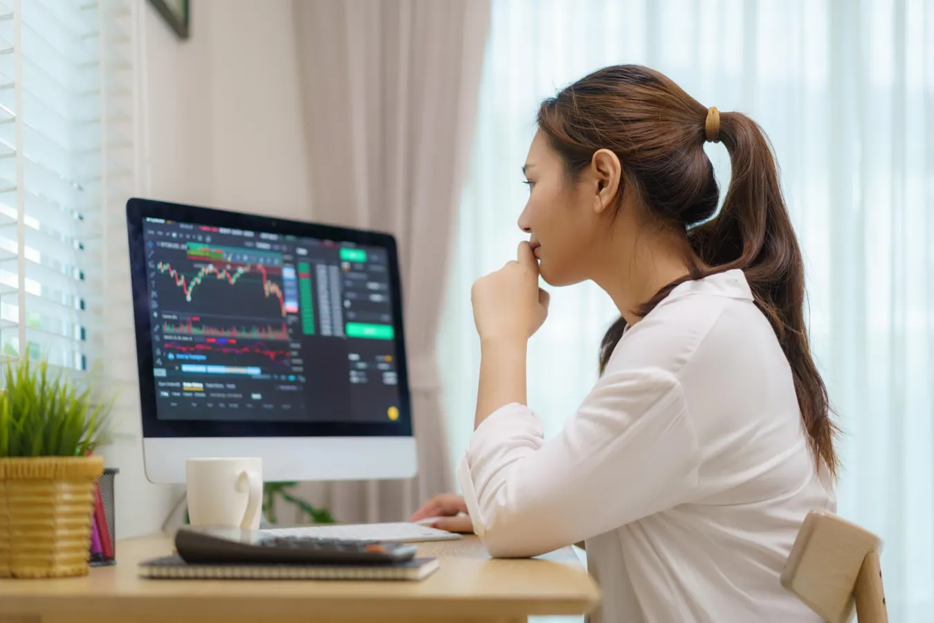 5 Best Growth Stocks for Beginners to Buy and Hold