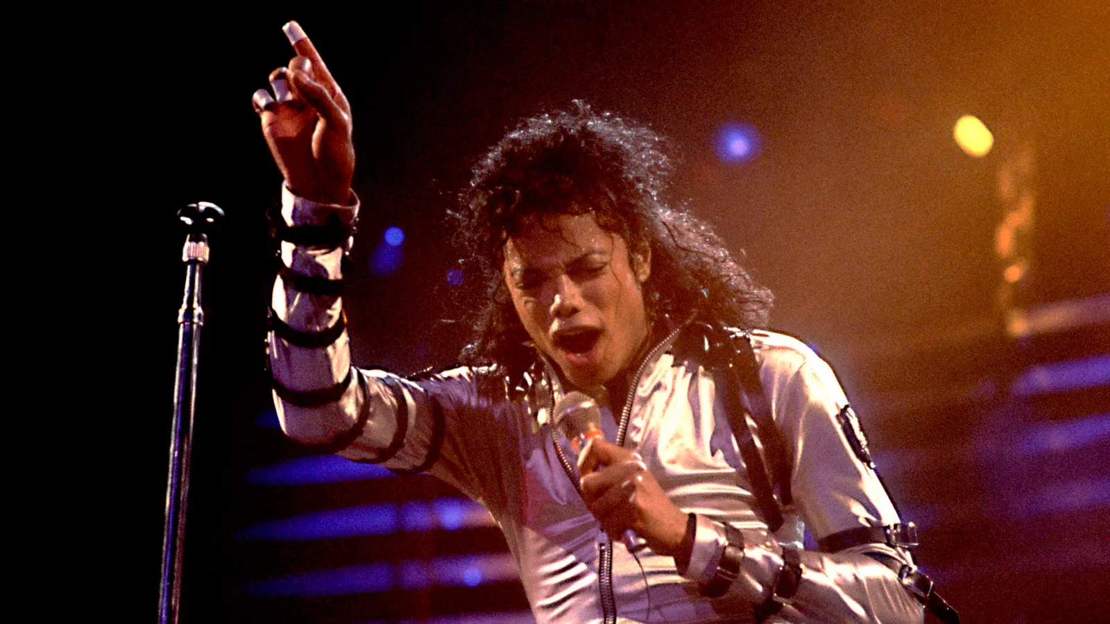 Michael Jackson Returns Multiple Hits To One Chart As Drake’s Dominance Fades