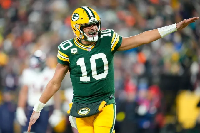 3 Dynasty Fantasy Football Quarterbacks To Trade Away