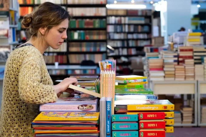 Business Owner Who Trademarked ‘Hot Girls Read’ Backs Down After Controversy