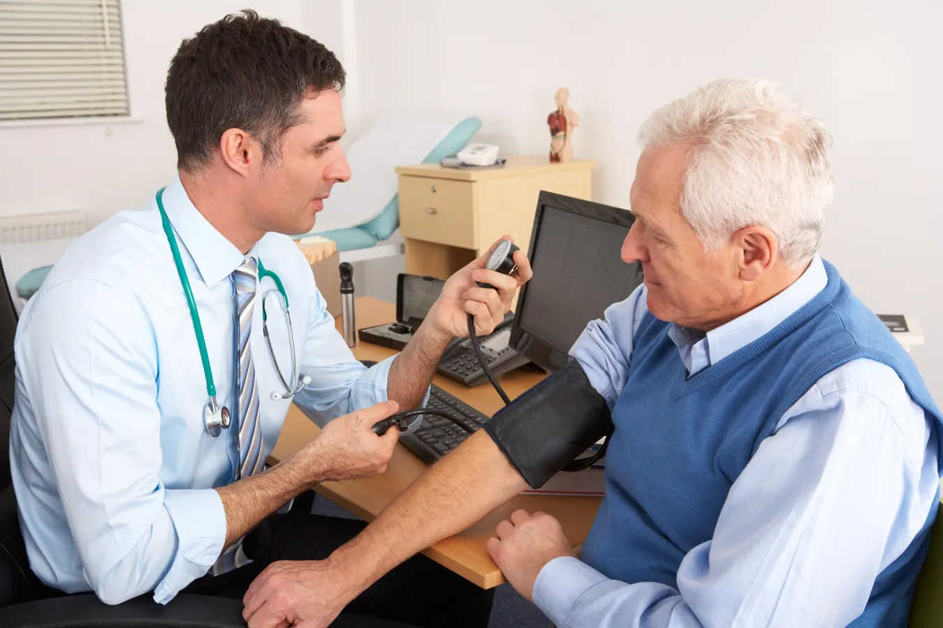 Primary Care Doctor Pay Hits 0,000 But Increase Lags U.S. Inflation