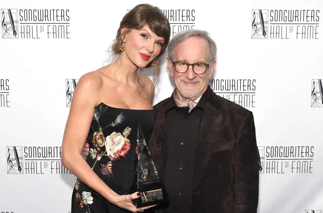 Taylor Swift Makes History At Songwriters Hall Of Fame Ceremony
