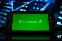 Robinhood Fires 10% Of Workforce—Nearly 300 Staffers