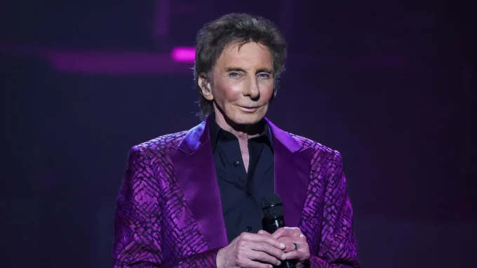Barry Manilow Reaches The Top 10 On One Chart For The First Time