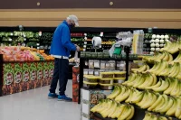 Will Trump’s Iran War Deal Lower Grocery Prices? Here’s When Costs Could Go Down