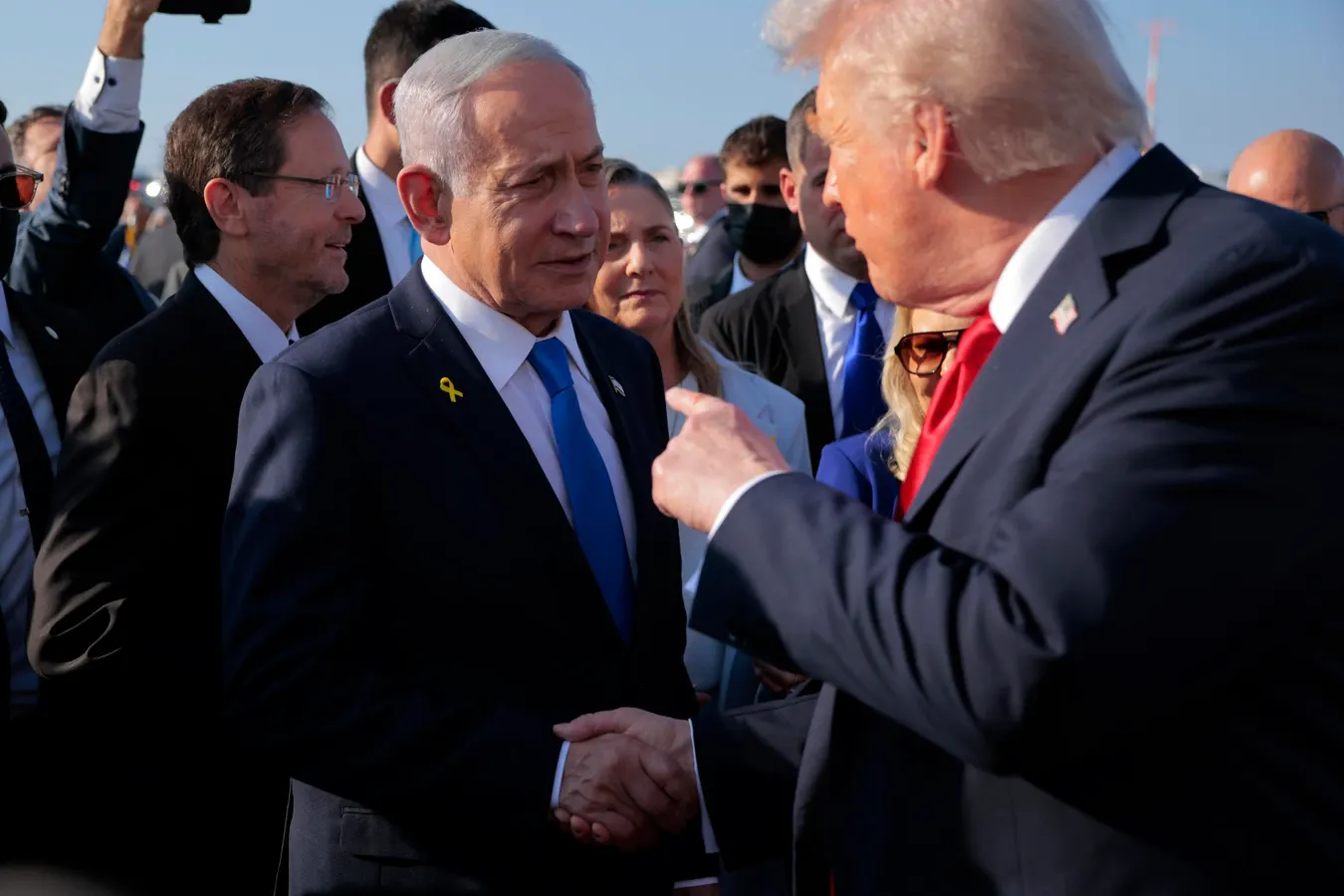 Trump Says He Keeps Netanyahu ‘Sane’ Amid Crack In Alliance Over Iran Deal