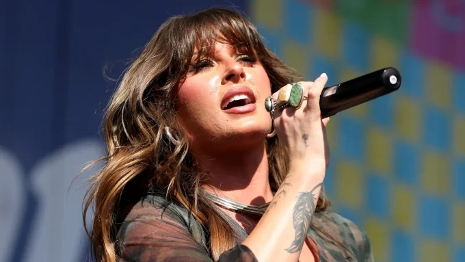 Ella Langley Beats Luke Combs With Another Week At No. 1