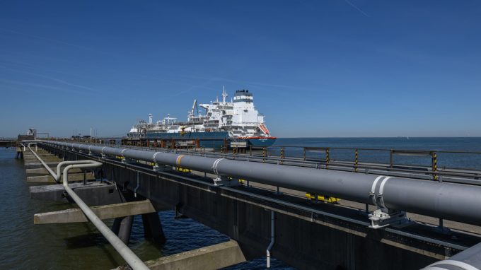 US threatens to cut gas supplies to EU amid row over environmental rules — RT Business News