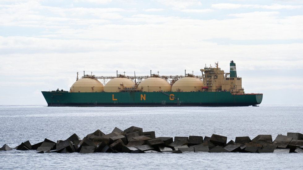 EU facing winter gas shock – FT — RT Business News