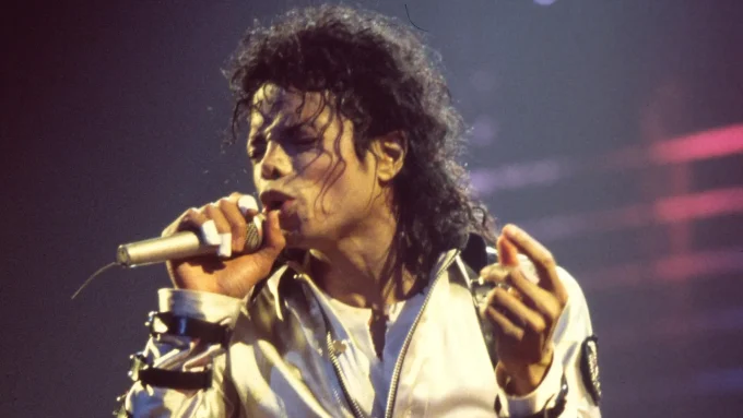 Michael Jackson Returns To No. 1 — And Leads Multiple Charts